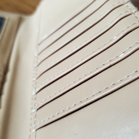 Guess Red Alligator Wallet - Picture 7 of 7